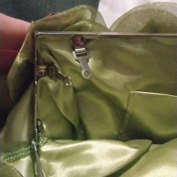 Rose clutch - Picture 8 of 14